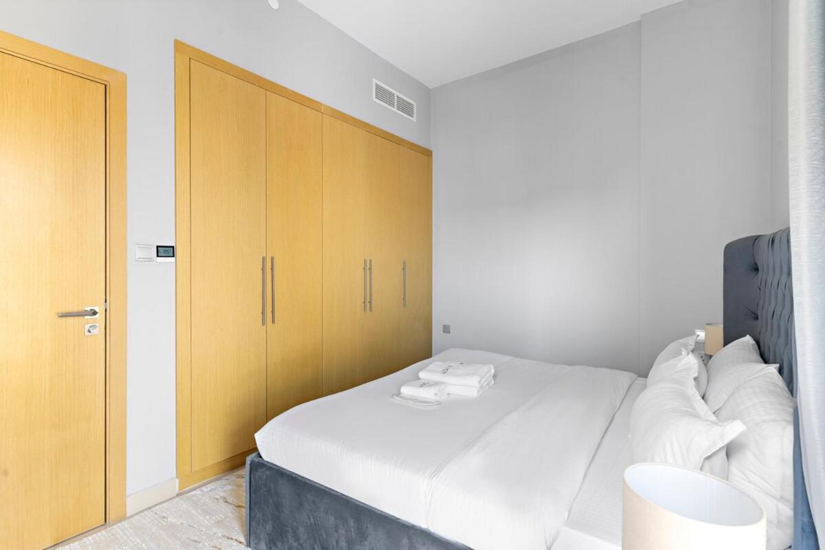 Spacious & Modern 3br With Maids Townhouse At Souk Warsan F Apartment *