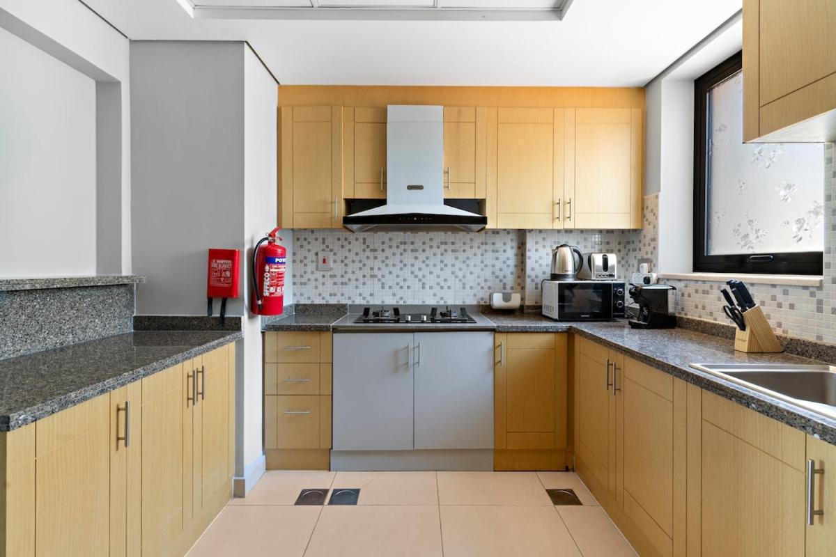 Apartment Spacious & Modern 3br With Maids Townhouse At Souk Warsan F *