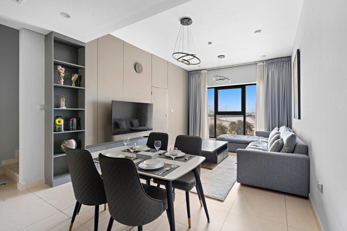 Spacious & Modern 3br With Maids Townhouse At Souk Warsan F Apartment